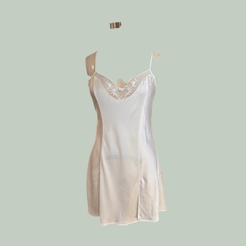 90s Lingerie Victoria's Secret Silk Embroidered Heart Slip Large Cream Vintage - Picture 2 of 12
